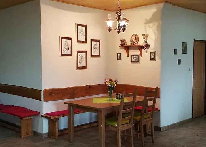 Penzion Eqilon ゲストハウス Mělník