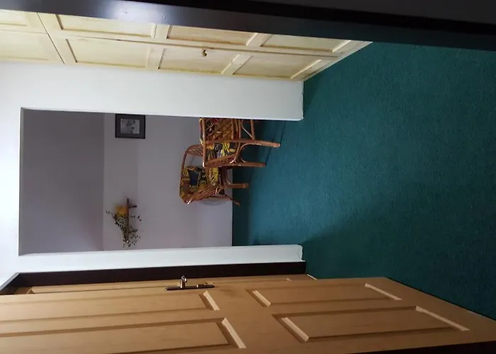 Penzion Eqilon ゲストハウス Mělník