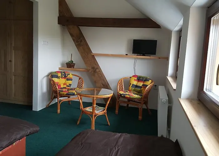 Penzion Eqilon ゲストハウス